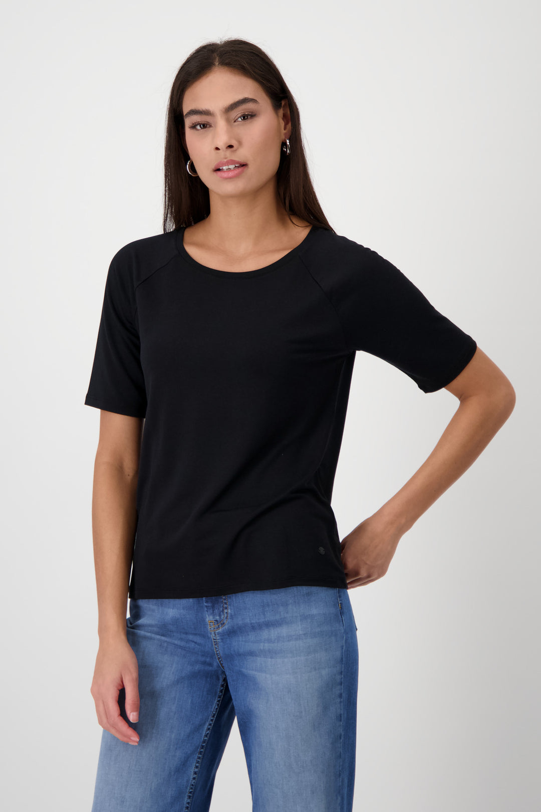 MONARI ROUND NECK TSHIRT