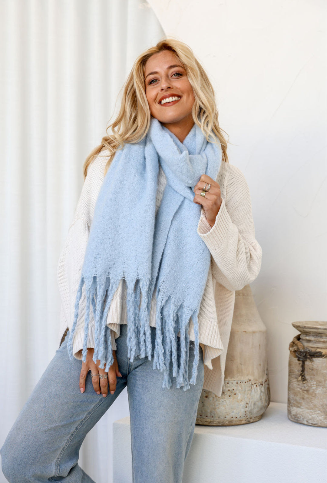 THE COSY TASSEL SCARF