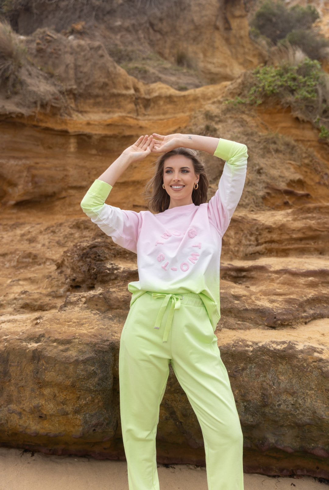 TWO TS DIP DYED SWEATER W EMBROIDERED LOGO
