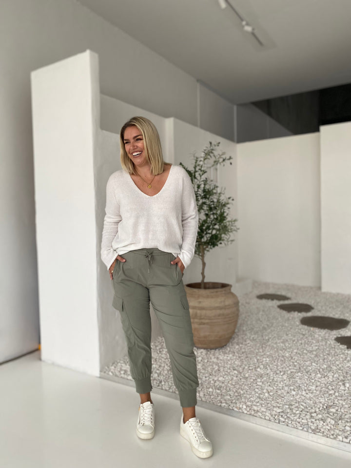 THE COSY V NECK JUMPER