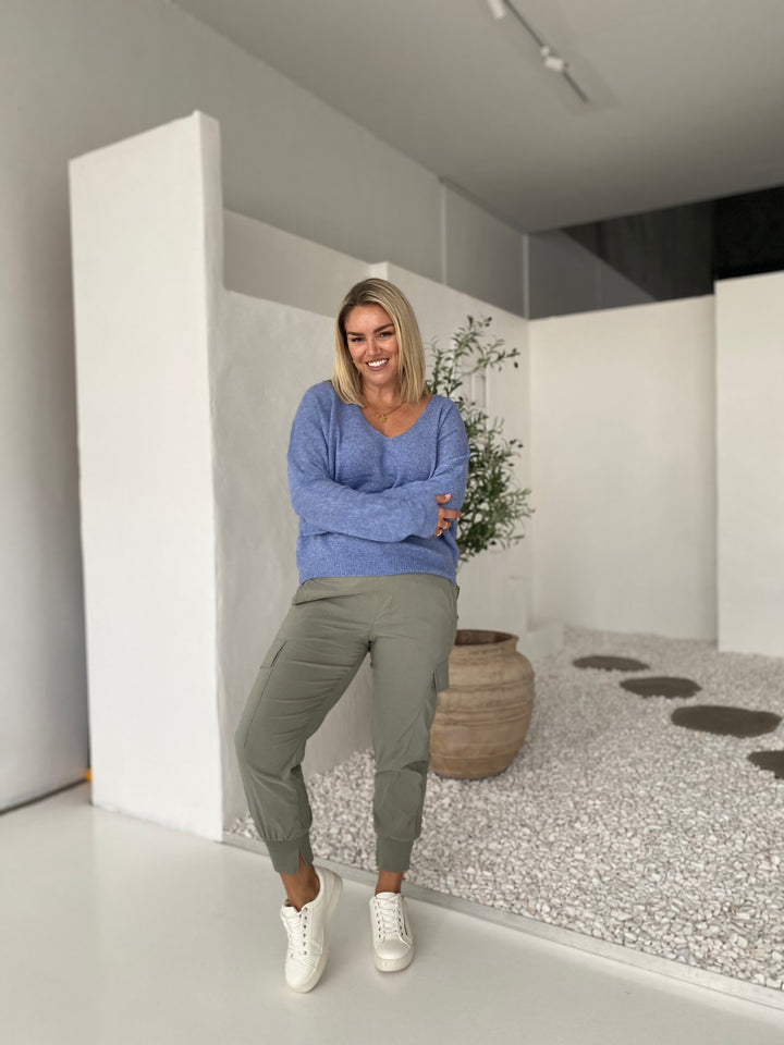 THE COSY V NECK JUMPER