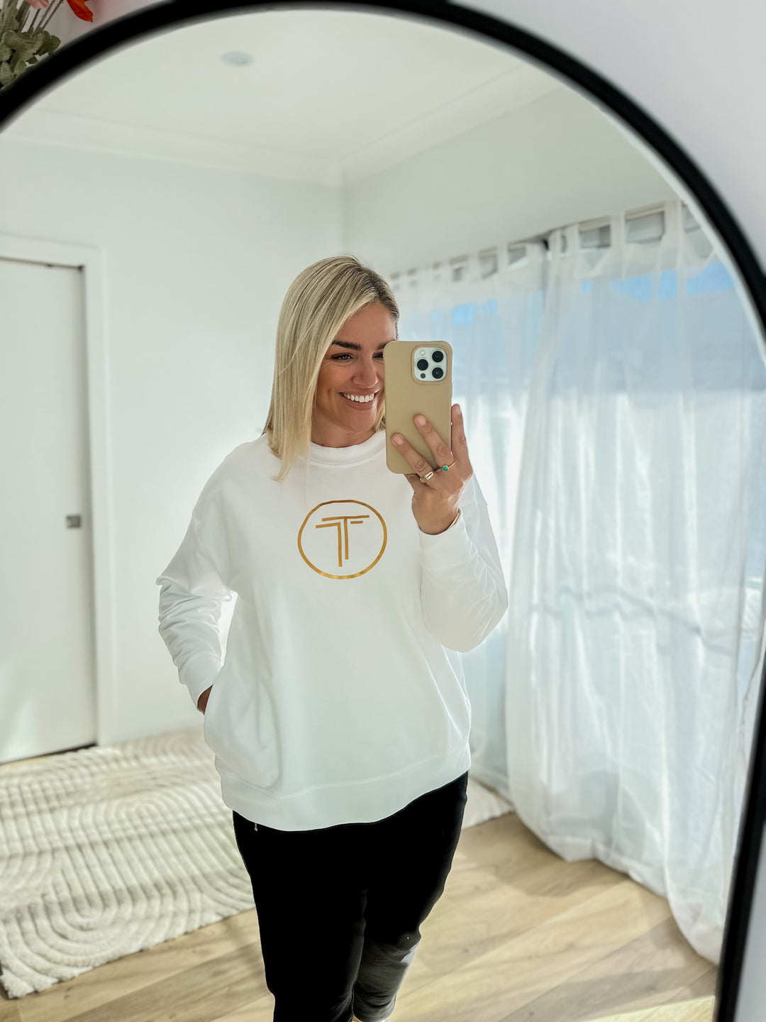 TWO T'S LOGO SWEATER TRADITIONAL