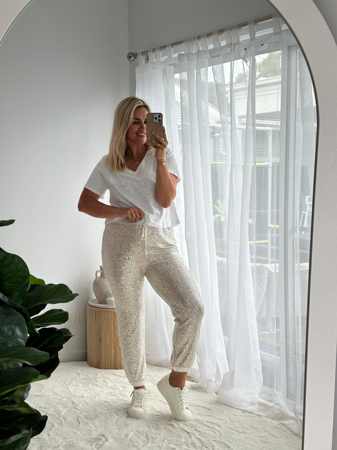 ACCECANTE SEQUIN PANTS