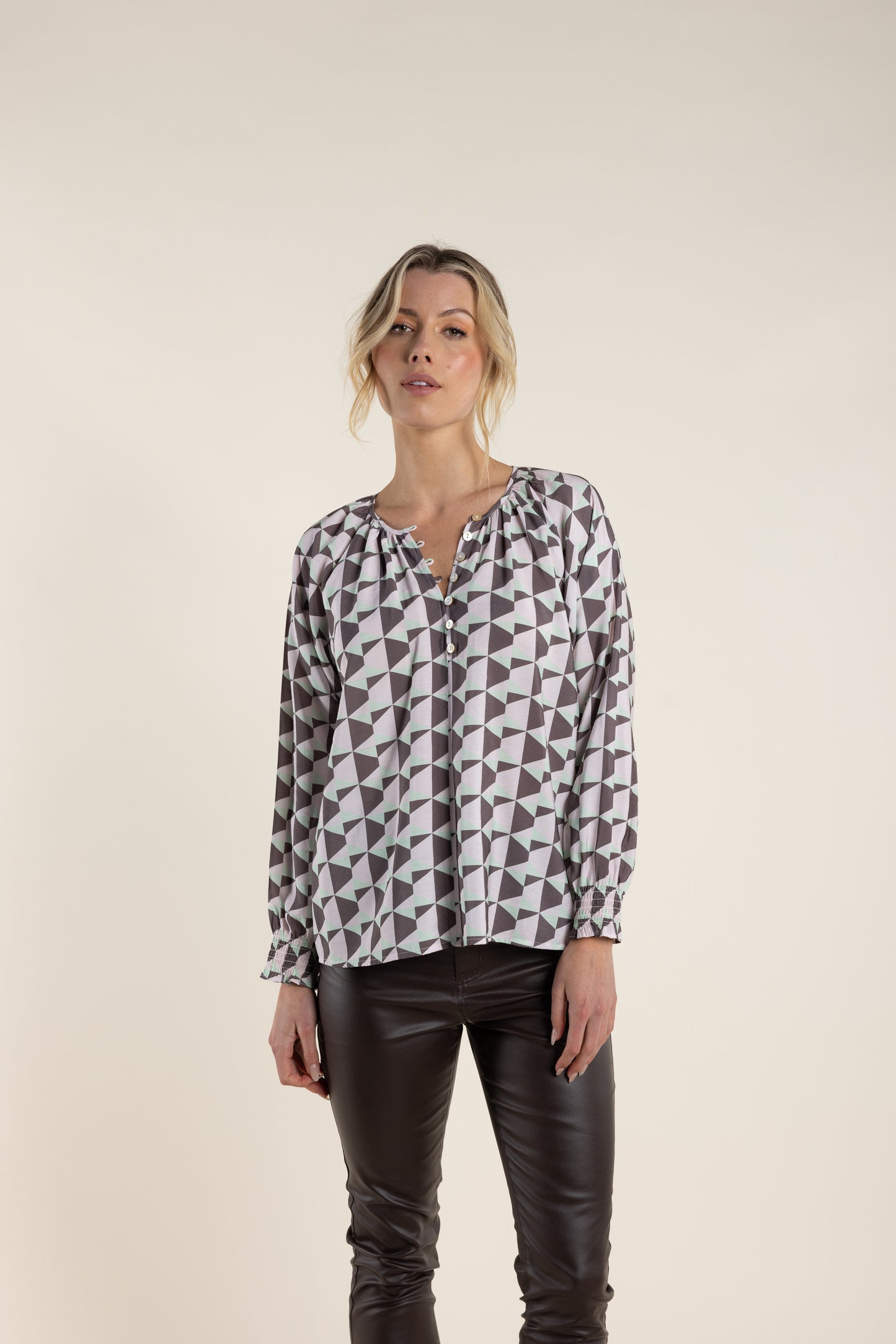 TWO T'S TRIANGLE PRINT TOP
