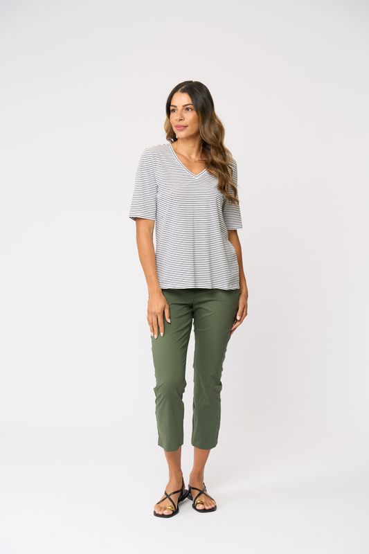 FOIL FUSS FREE CAPRI PANT