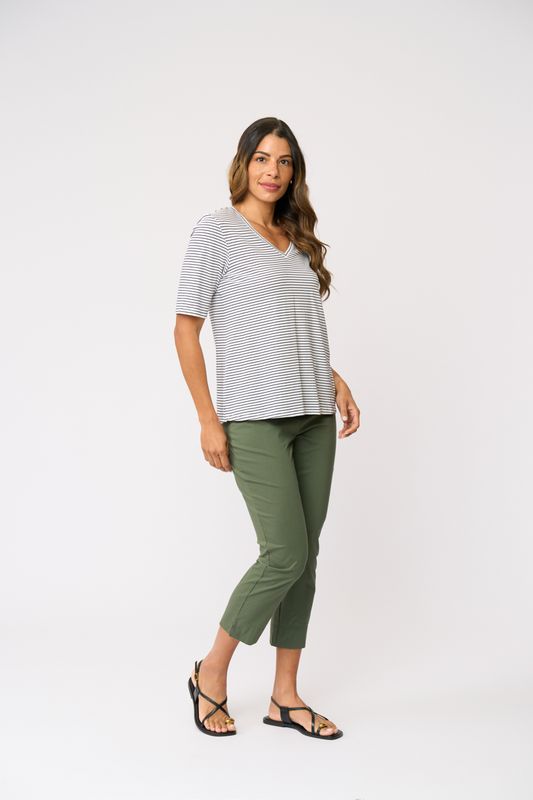 FOIL FUSS FREE CAPRI PANT