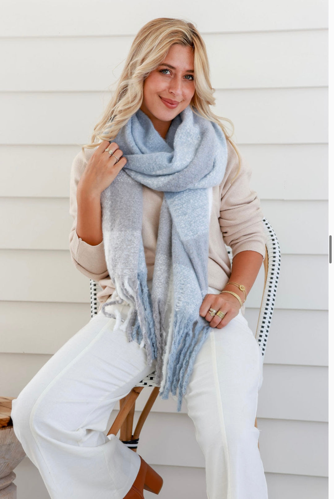 THE COSY TASSEL SCARF