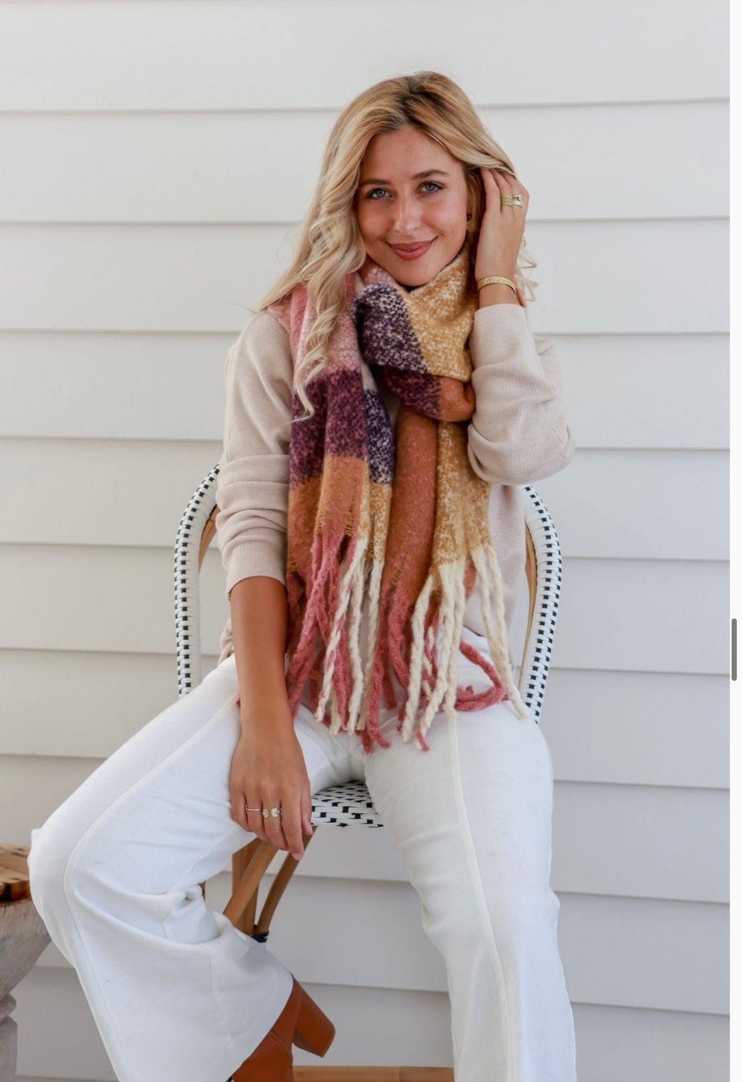 THE COSY TASSEL SCARF